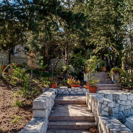 Nyaraló Holiday Varija - 10 M From The Beach Trogir