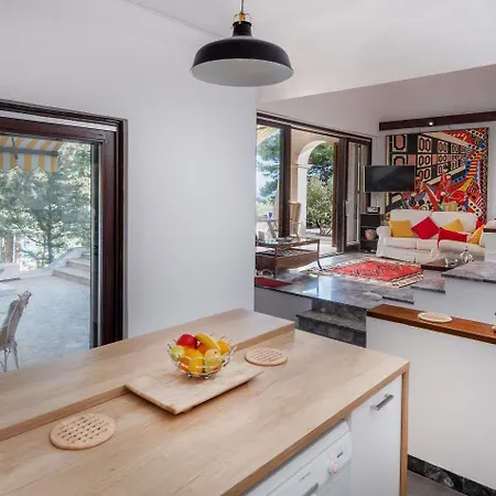 Holiday Varija - 10 M From The Beach