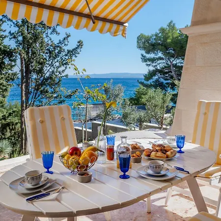 Nyaraló Holiday Varija - 10 M From The Beach Trogir